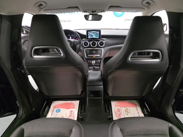 Mercedes-Benz CLA 180 d Shooting Brake Urban 59