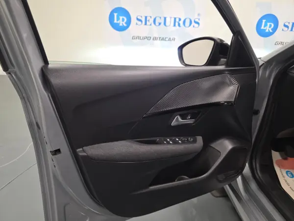 Peugeot 208 1.2 STYLE 71