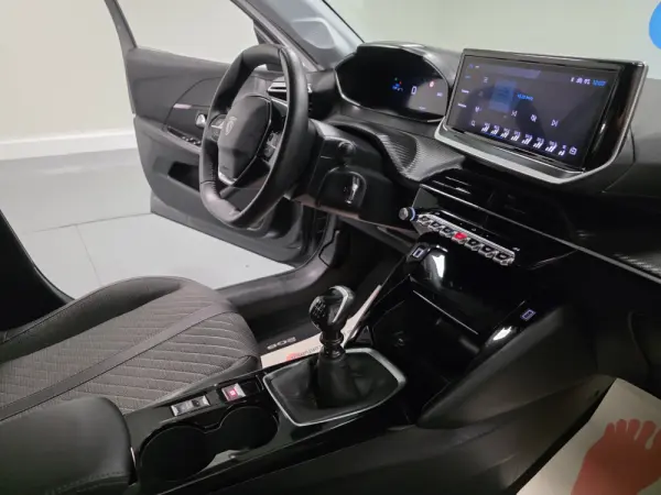 Peugeot 208 ALLURE 74
