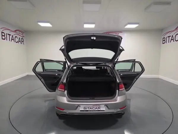 Volkswagen Golf 1.6 TDI CONFORTLINE 52