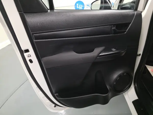 Toyota Hilux 2.4 D-4D 4WD CD CH 51
