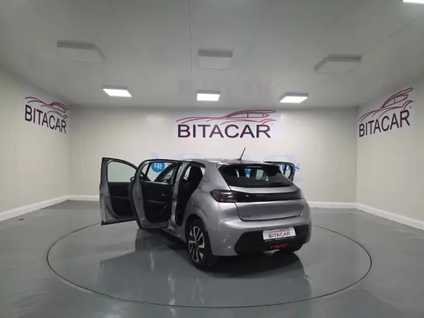 Peugeot 208 1.2 STYLE 41