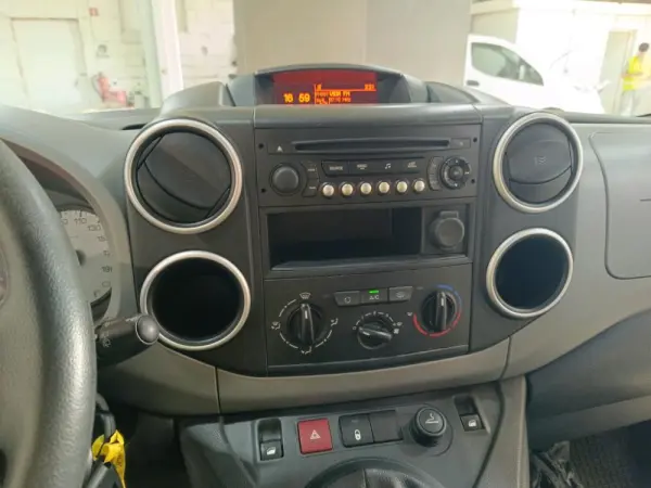 Peugeot Partner TEPEE 1.6 BLUEHDI 5 LUGARES 8