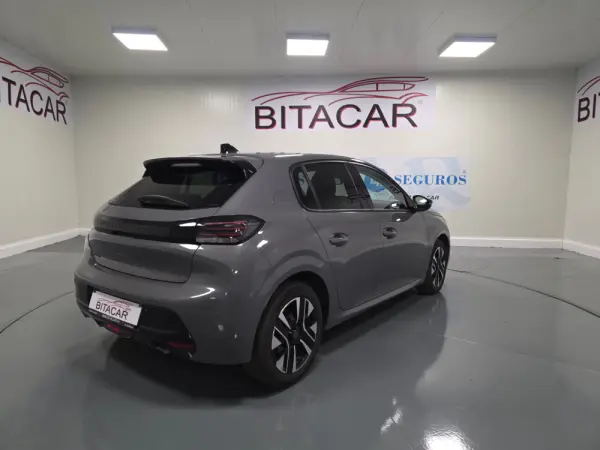 Peugeot 208 ALLURE 32