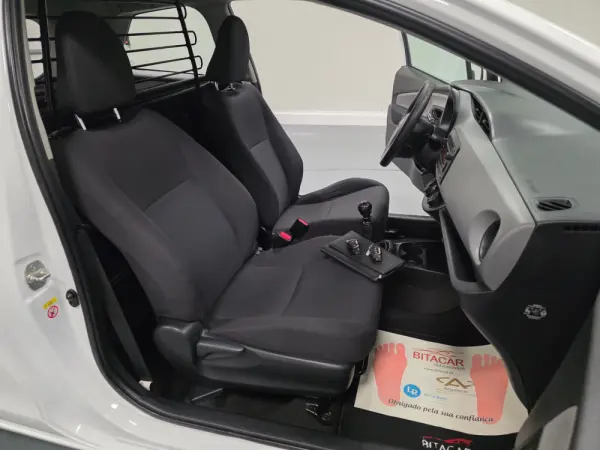 Toyota Yaris BIZZ 1.4 D-4D 90CV IVA DEDUTIVEL 75