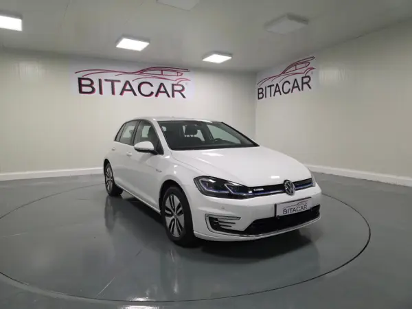 Volkswagen e-Golf AC/DC 2