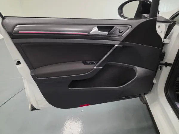 Volkswagen Golf 2.0 TSI GTI DSG Performance 74