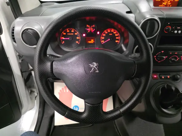 Peugeot Partner 1.6 HDI L1 PACK CD CLIM 71