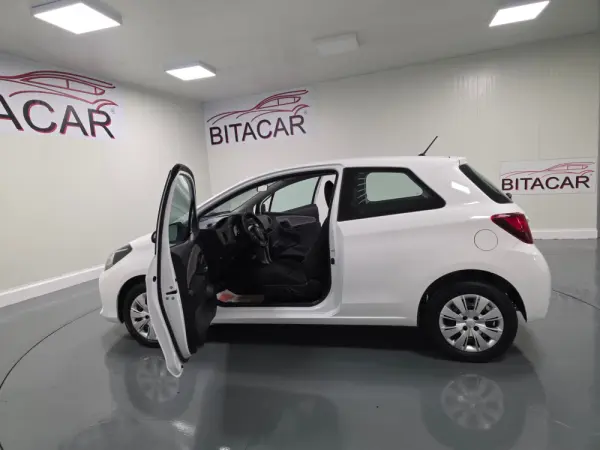 Toyota Yaris BIZZ 1.4 D-4D 90CV IVA DEDUTIVEL 58