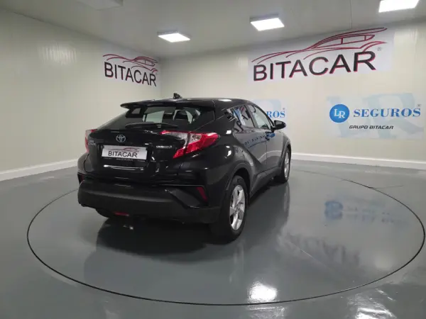 Toyota C-HR 1.8 HSD CONFORT 26