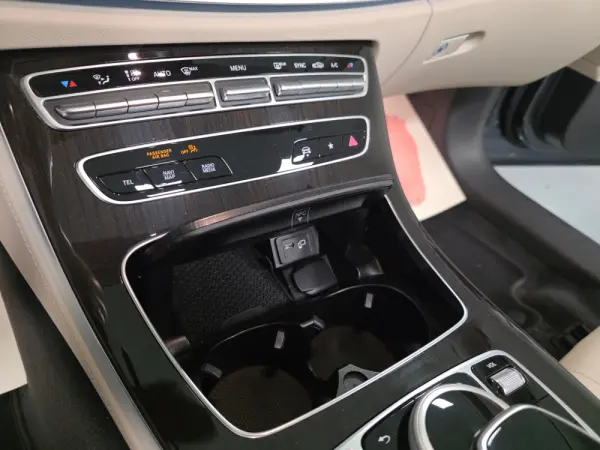 Mercedes-Benz E 300 AMG CABRIO 113