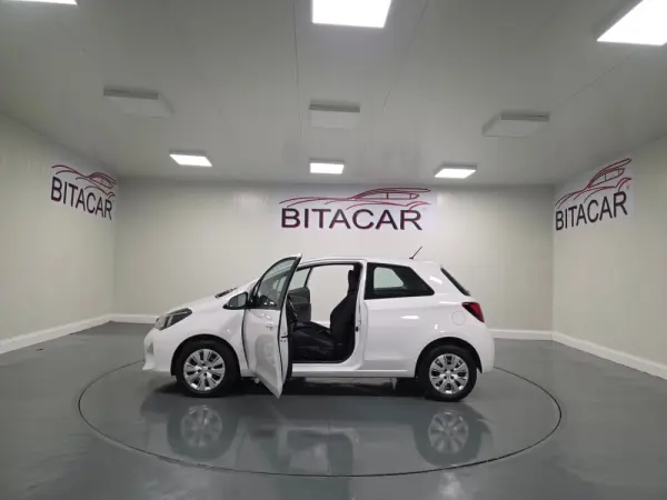 Toyota Yaris BIZZ 1.4 D-4D 90CV IVA DEDUTIVEL 52