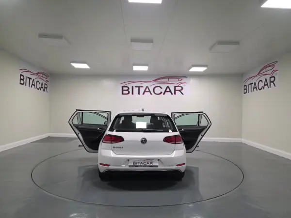 Volkswagen e-Golf AC/DC 30