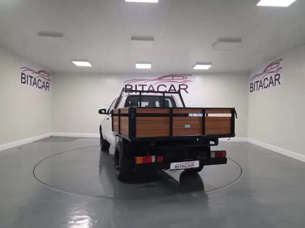 Toyota Hilux 2.4 D-4D 4WD CD CH 17