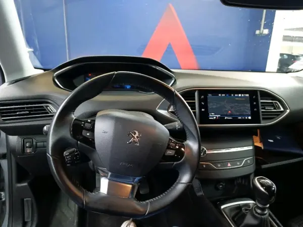 Peugeot 308 SW 1.5 BlueHDi Style 6