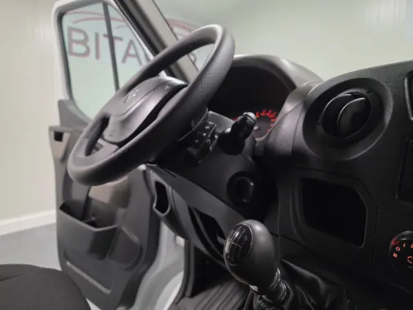 Renault Master 2.3 dCi L2H2 3.5T 63