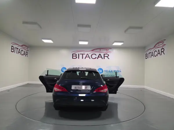 Mercedes-Benz CLA 180 d Shooting Brake Urban 45