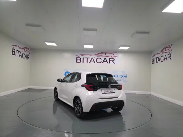 Toyota Yaris 1.5 HDF EXCLUSIVE 17