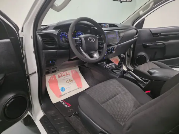 Toyota Hilux 2.4 D-4D 2WD CD 15