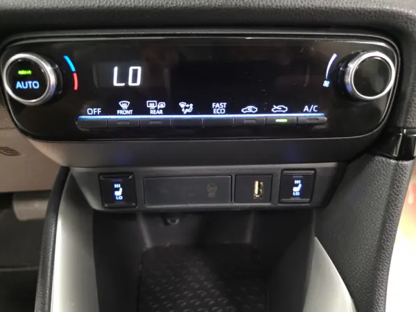 Toyota Yaris 1.5 HDF EXCLUSIVE 110