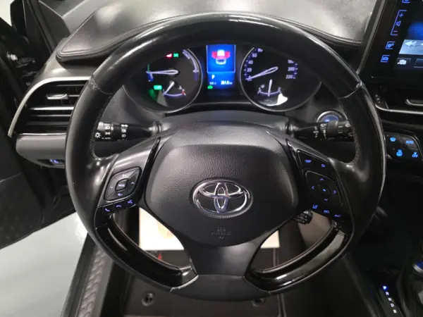 Toyota C-HR 1.8 HSD CONFORT 91