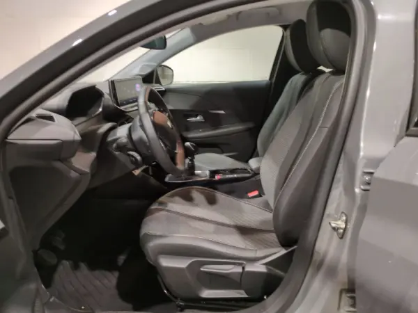 Peugeot 208 ALLURE 7