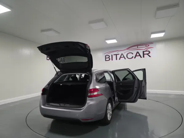 Peugeot 308 SW 1.5 BlueHDi Style 7