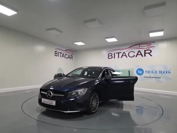Mercedes-Benz CLA 180 d Shooting Brake Urban 35