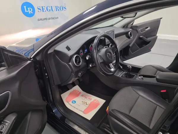 Mercedes-Benz CLA 180 d Shooting Brake Urban 74