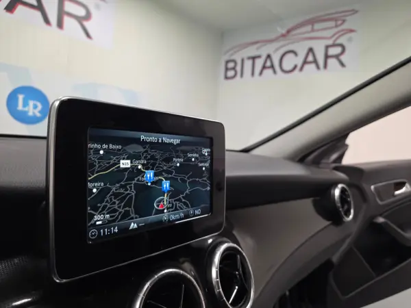 Mercedes-Benz CLA 180 d Shooting Brake Urban 93