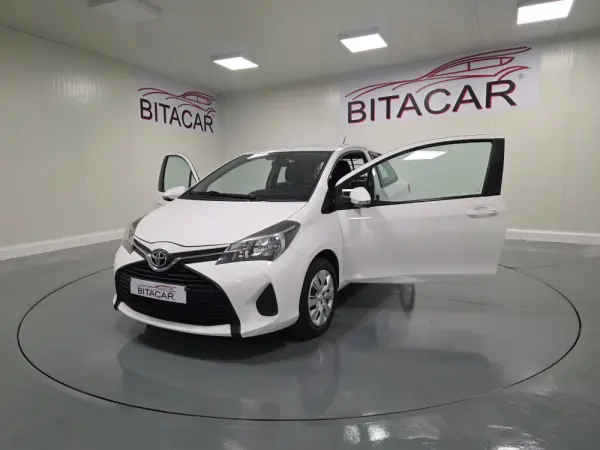 Toyota Yaris BIZZ 1.4 D-4D 90CV IVA DEDUTIVEL 21