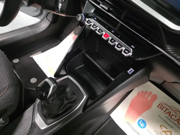 Peugeot 208 1.2 STYLE 69