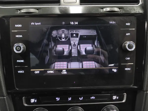 Volkswagen Golf 2.0 TSI GTI DSG Performance 98