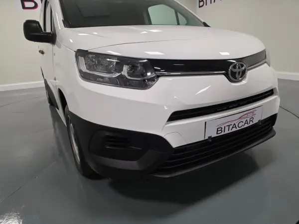 Toyota Proace CITY 1.5D IVA DEDUTIVEL 4