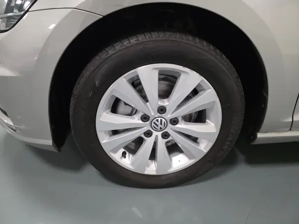 Volkswagen Golf 1.6 TDI CONFORTLINE 12