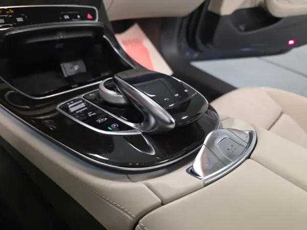 Mercedes-Benz E 300 AMG CABRIO 112