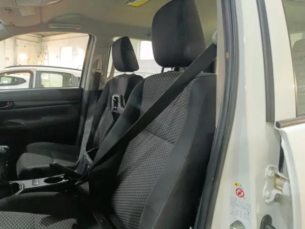 Toyota Hilux 2.4 D-4D 2WD CD 6