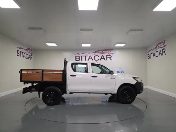 Toyota Hilux 2.4 D-4D 4WD CD CH 29