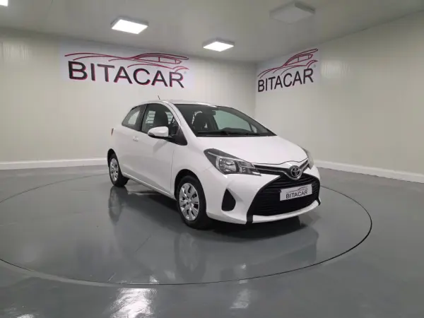Toyota Yaris BIZZ 1.4 D-4D 90CV IVA DEDUTIVEL 1