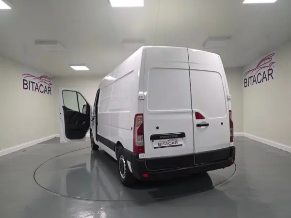 Renault Master L2H2 2.3 DCI 135CV GPS IVA DEDUTIVEL 32