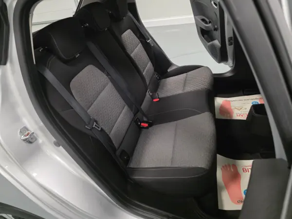 Renault Clio 1.0 TCE LIMITED 79