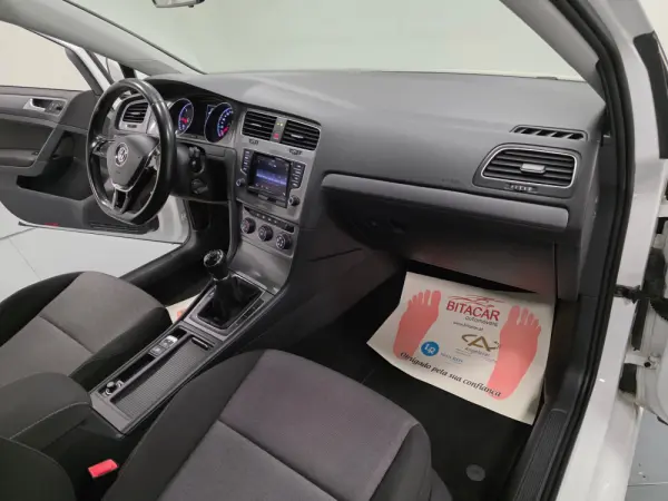 Volkswagen Golf 1.6 TDI CONFORTLINE 9