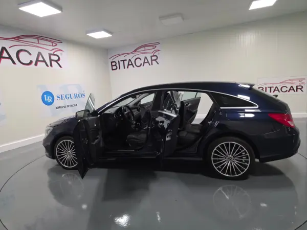 Mercedes-Benz CLA 180 d Shooting Brake Urban 44