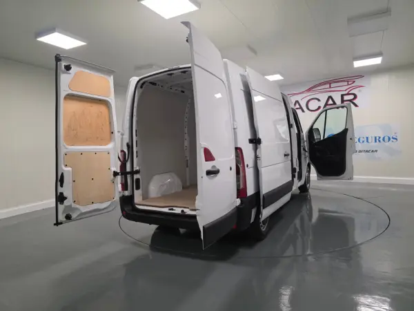 Renault Master L2H2 2.3 DCI 135CV GPS IVA DEDUTIVEL 38