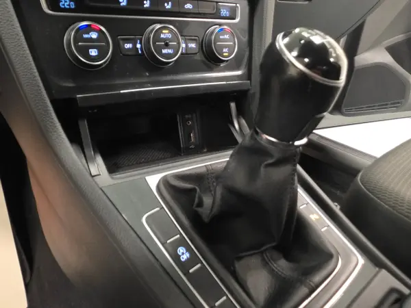 Volkswagen Golf 1.6 TDI CONFORTLINE 108