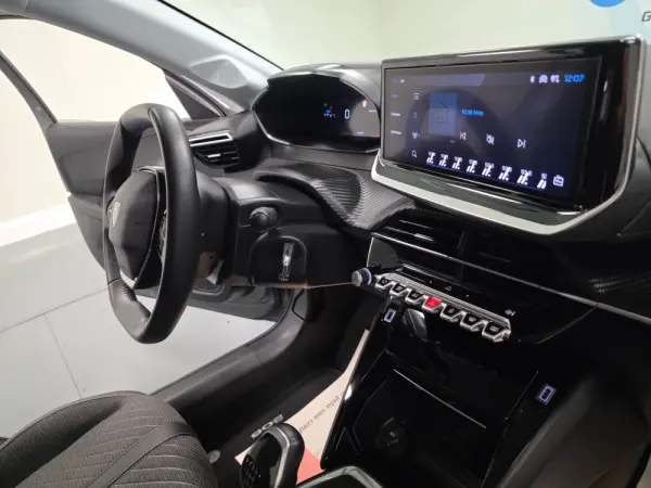 Peugeot 208 ALLURE 75