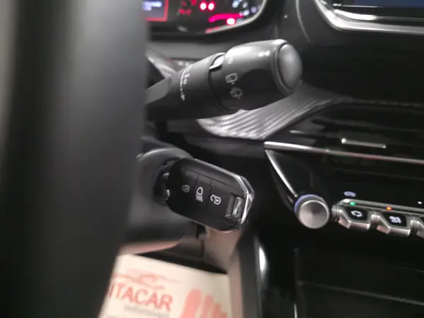 Peugeot 208 1.2 STYLE 78