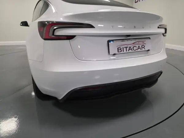 Tesla Model 3 Tração Traseira Premium 32