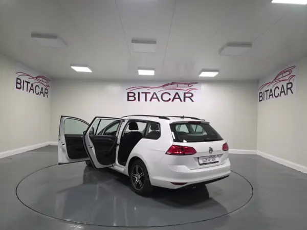 Volkswagen Golf 1.6 TDI CONFORTLINE 4