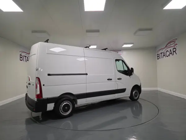 Renault Master 2.3 dCi L2H2 3.5T 34
